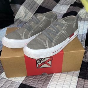 Strike force women’s bowling shoes 9